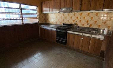Casa en alquiler en Moron Sur
