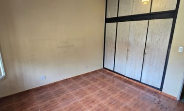 Casa en alquiler en Moron Sur
