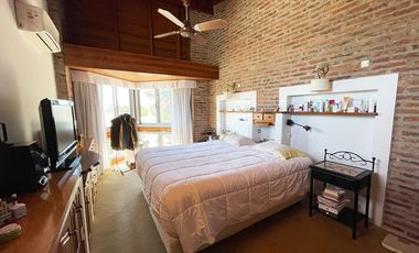 CASA 5 AMB EN VENTA DON BOSCO COCH.PISCINA.QUINCHO