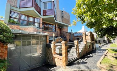 CASA 5 AMB EN VENTA DON BOSCO COCH.PISCINA.QUINCHO