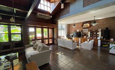 CASA 5 AMB EN VENTA DON BOSCO COCH.PISCINA.QUINCHO