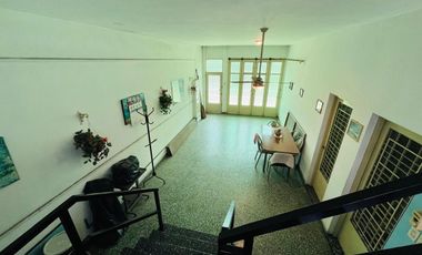 VENTA CASA 5 AMBIENTES DOS FAMILIAS TERRAZA LANUS
