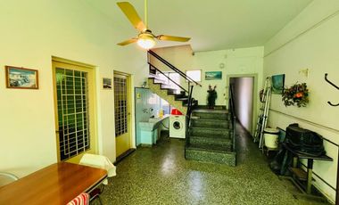 VENTA CASA 5 AMBIENTES DOS FAMILIAS TERRAZA LANUS