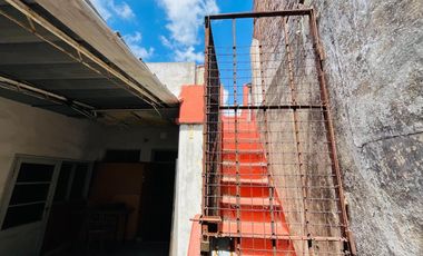 VENTA CASA 5 AMBIENTES DOS FAMILIAS TERRAZA LANUS