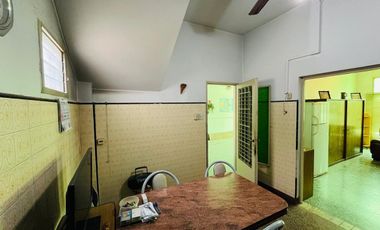 VENTA CASA 5 AMBIENTES DOS FAMILIAS TERRAZA LANUS