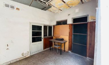 VENTA CASA 5 AMBIENTES DOS FAMILIAS TERRAZA LANUS