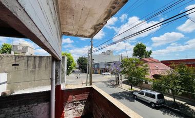 VENTA CASA 5 AMBIENTES DOS FAMILIAS TERRAZA LANUS