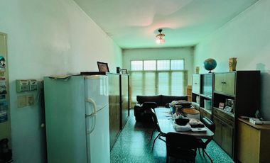 VENTA CASA 5 AMBIENTES DOS FAMILIAS TERRAZA LANUS
