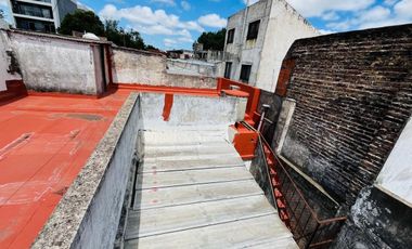 VENTA CASA 5 AMBIENTES DOS FAMILIAS TERRAZA LANUS