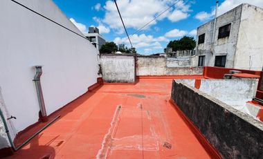 VENTA CASA 5 AMBIENTES DOS FAMILIAS TERRAZA LANUS