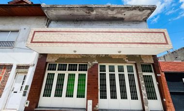 VENTA CASA 5 AMBIENTES DOS FAMILIAS TERRAZA LANUS