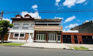 VENTA CASA 5 AMBIENTES DOS FAMILIAS TERRAZA LANUS