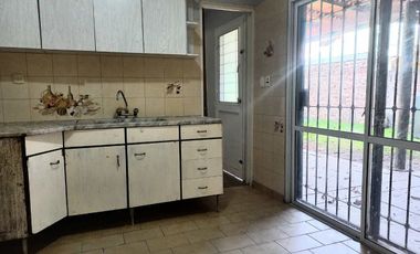 Casa 4 ambientes en alquiler,Burzaco