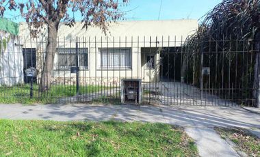 Casa 4 ambientes en alquiler,Burzaco