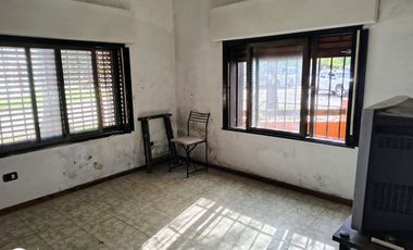 Venta Casa 4 amb a reciclar - Haedo Norte