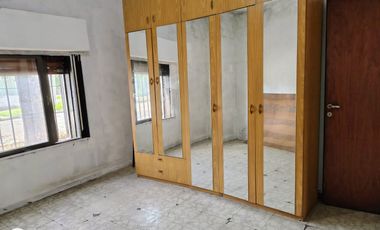 Venta Casa 4 amb a reciclar - Haedo Norte