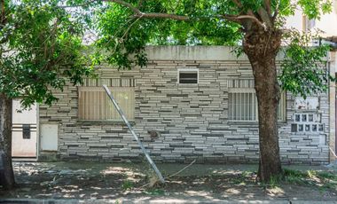 VENTA PH 2 AMB. Y PATIO CERRADO EN RAMOS MEJIA