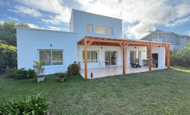 ALQUILA CASA BARRIO SAN AGUSTIN