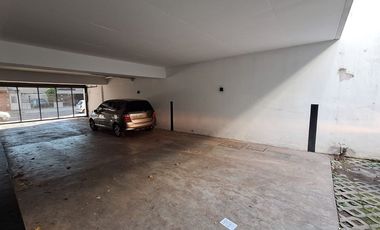 DEPTO2AMB ALQUILER URQUIZA COCHERA PARRILLA JARDIN