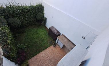 DEPTO2AMB ALQUILER URQUIZA COCHERA PARRILLA JARDIN