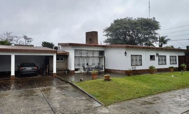 Alquiler casa 4 amb con patio y pileta -Jose C Paz