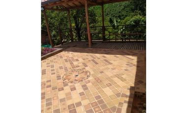 SE VENDE CASA CAMPESTRE EN AMAGA ANTIOQUIA