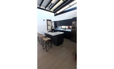 ESPECTACULAR CASA CAMPESTRE EN UNIDAD CERRADA A LA VENTA EN EL RETIRO