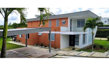 VENDO O ARRIENDO CASA CAMPESTRE EN CERRITOS, VIA LA VIRGINIA.