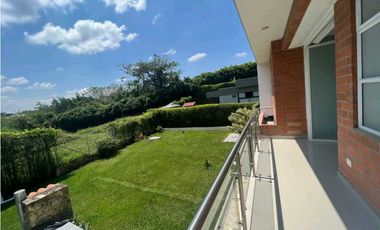 VENDO O ARRIENDO CASA CAMPESTRE EN CERRITOS, VIA LA VIRGINIA.