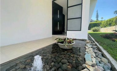 VENDO O ARRIENDO CASA CAMPESTRE EN CERRITOS, VIA LA VIRGINIA.