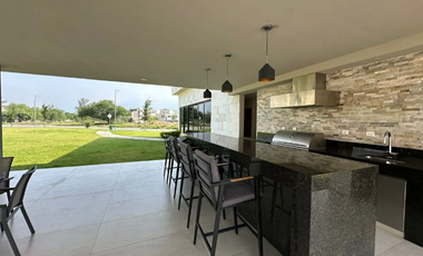 CASA EN RENTA EN LOS CRISTALES CARRETERA NACIONAL MONTERREY A 1.5KM DE HEB EL UR