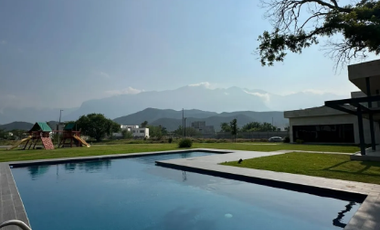 CASA EN RENTA EN LOS CRISTALES CARRETERA NACIONAL MONTERREY A 1.5KM DE HEB EL UR