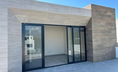 CASA EN RENTA EN LOS CRISTALES CARRETERA NACIONAL MONTERREY A 1.5KM DE HEB EL UR