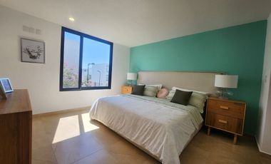 Casa en venta, 3 niveles con terraza,Jurica