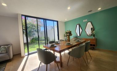 Casa en venta, 3 niveles con terraza,Jurica