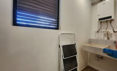 Casa en venta, 3 niveles con terraza,Jurica