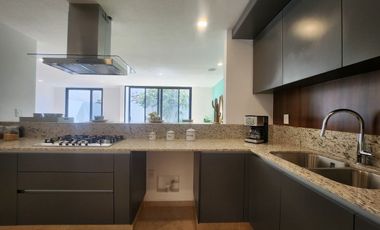 Casa en venta, 3 niveles con terraza,Jurica