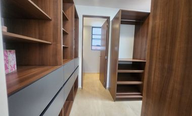 Casa en venta, 3 niveles con terraza,Jurica