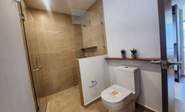 Casa en venta, 3 niveles con terraza,Jurica