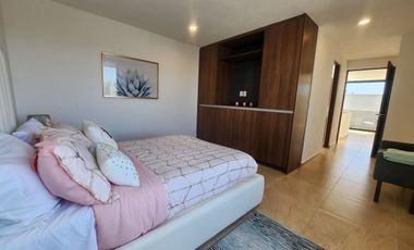 Casa en venta, 3 niveles con terraza,Jurica