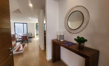 Casa en venta, 3 niveles con terraza,Jurica