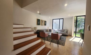 Casa en venta, 3 niveles con terraza,Jurica