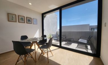 Casa en venta, 3 niveles con terraza,Jurica