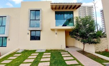 CASA EN VENTA en Zibatá, de 3 recámaras y roof garden