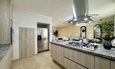 CASA EN VENTA CON AMENIDADES, EN ZIBATÁ, QUÉRERARO