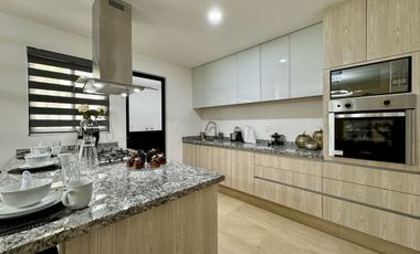 CASA EN VENTA CON AMENIDADES, EN ZIBATÁ, QUÉRERARO