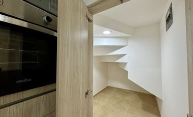 CASA EN VENTA CON AMENIDADES, EN ZIBATÁ, QUÉRERARO