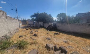 TERRENO en RENTA con uso de suelo comercial en Av. Pirineos, cerca de Satélite.