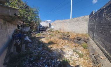 TERRENO en RENTA con uso de suelo comercial en Av. Pirineos, cerca de Satélite.