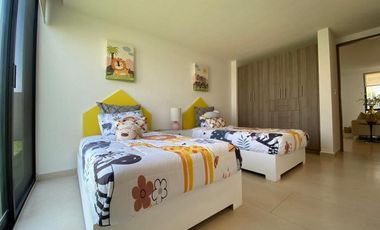 VENTA DE DEPARTAMENTO CON AMPLIO JARDÍN EN ZARÚ